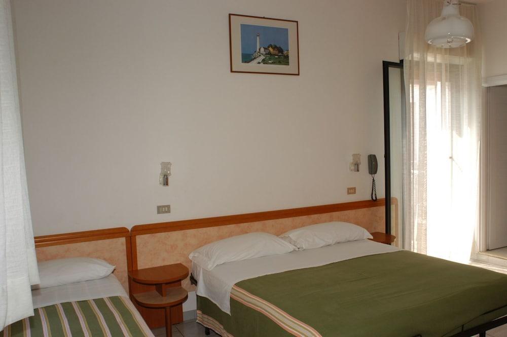 Hotel Roma Residenza Cervia Bagian luar foto