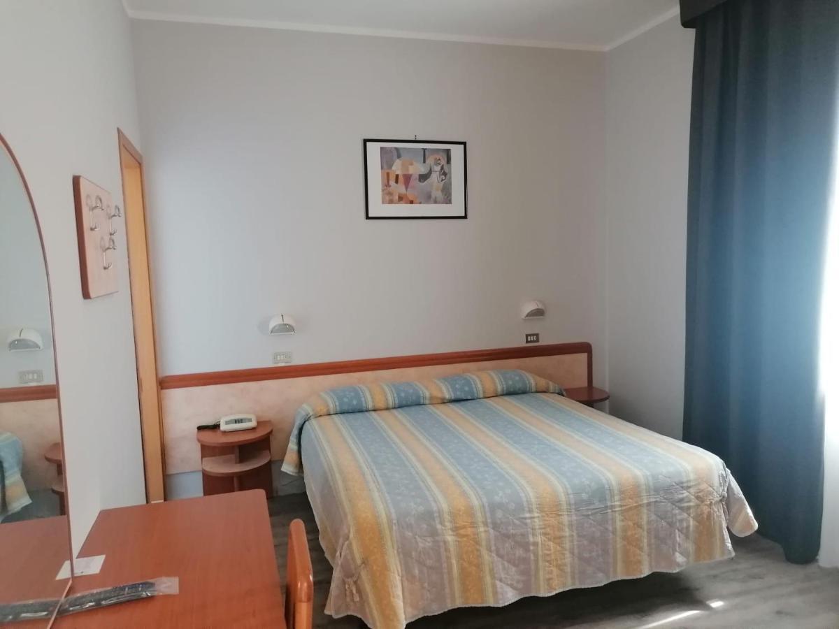 Hotel Roma Residenza Cervia Bagian luar foto